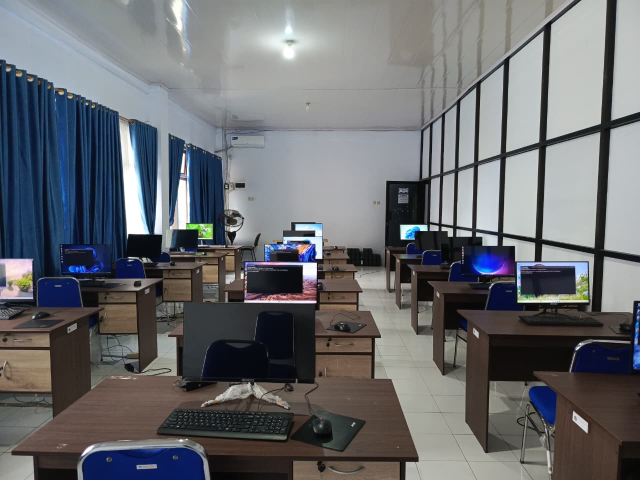 Galeri Laboratorium Jaringan Komputer