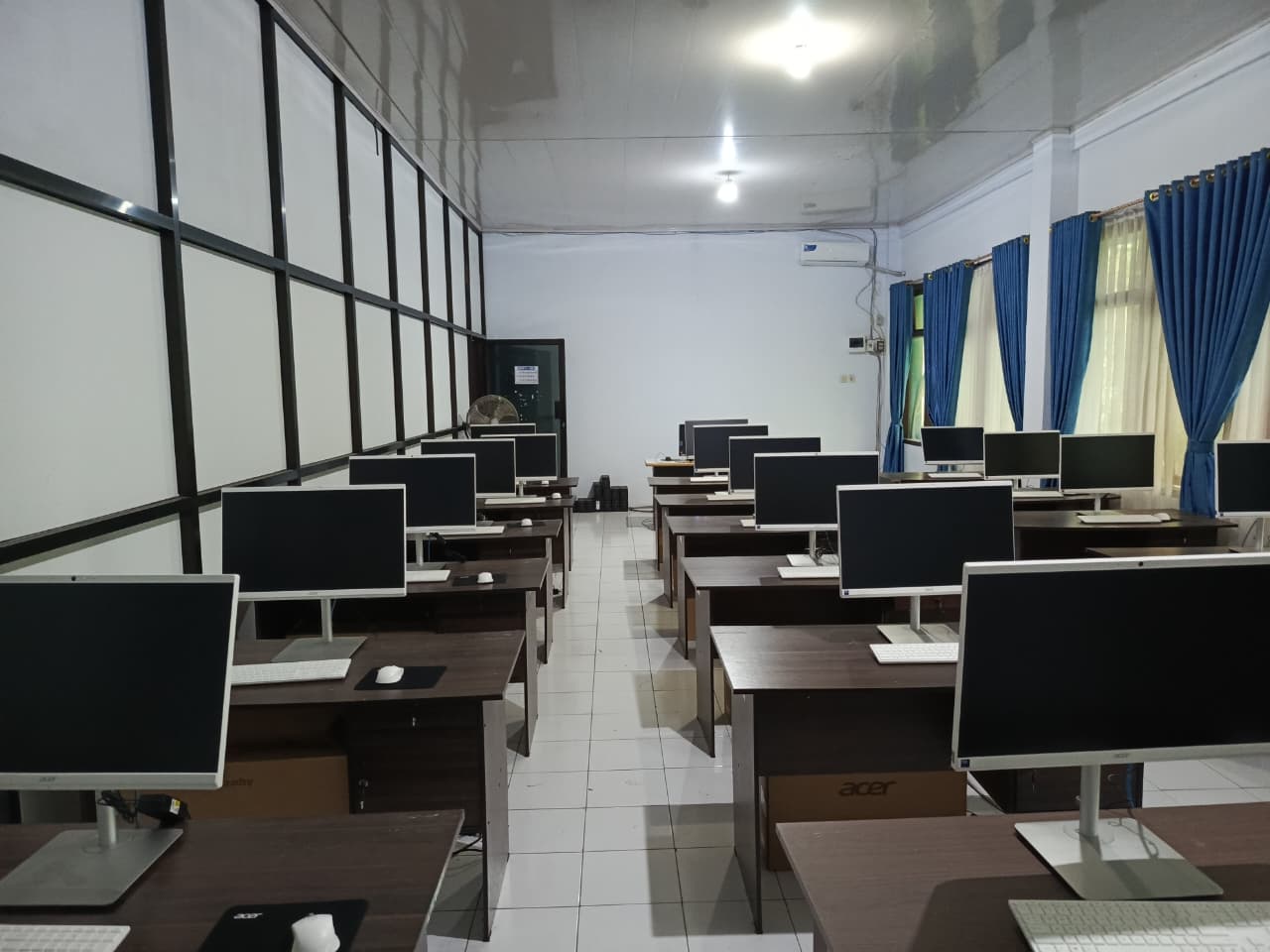 Galeri Laboratorium Jaringan Komputer